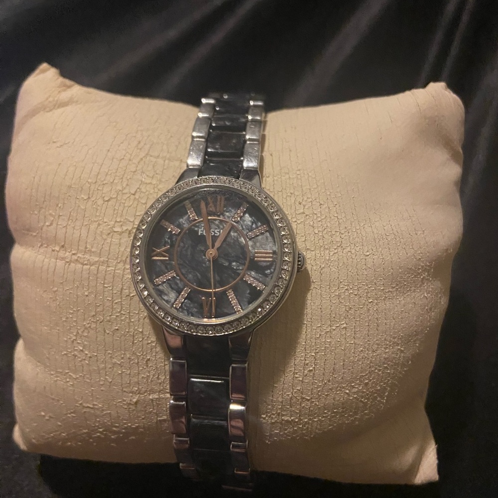 Fossil Black and Silver Timepiece
